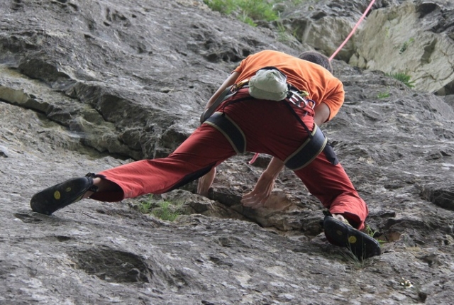 sube por la monatana